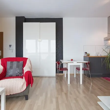 Апартаменты Tatras View Center With Balcony & Free Parking Попрад