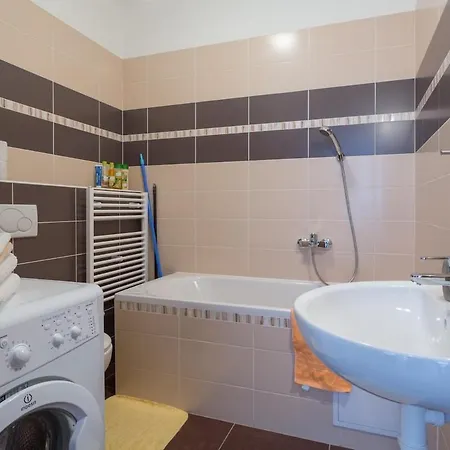 Tatras View Center With Balcony & Free Parking * Попрад