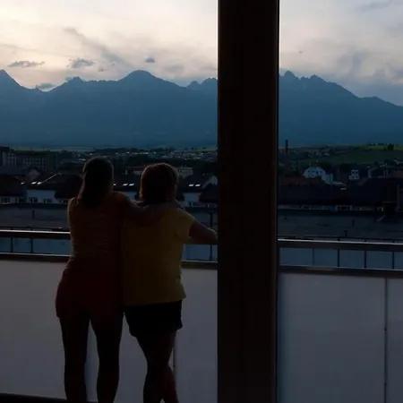 Tatras View Center With Balcony & Free Parking Апартаменты Попрад